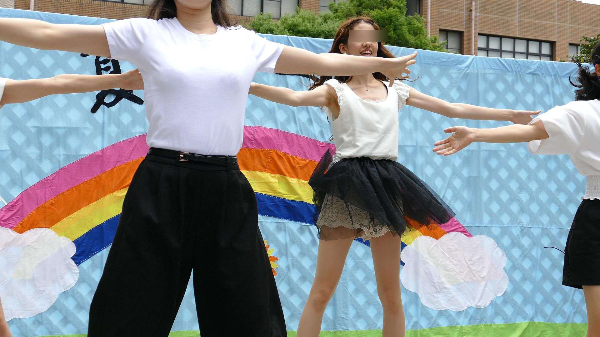 きゃめる４７　【4K】  魅惑の世界へようこそ！ 大阪の奇跡！　8頭身美人のダンス！